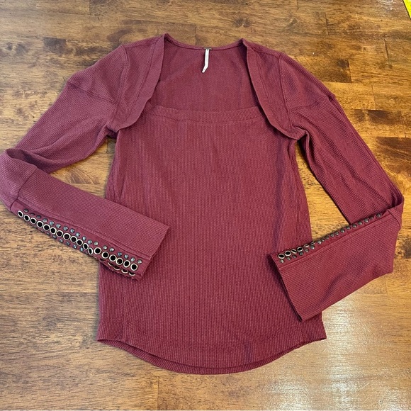 Free people Maroon long sleeve top rivets circles flare sleeve size medium - Picture 1 of 7